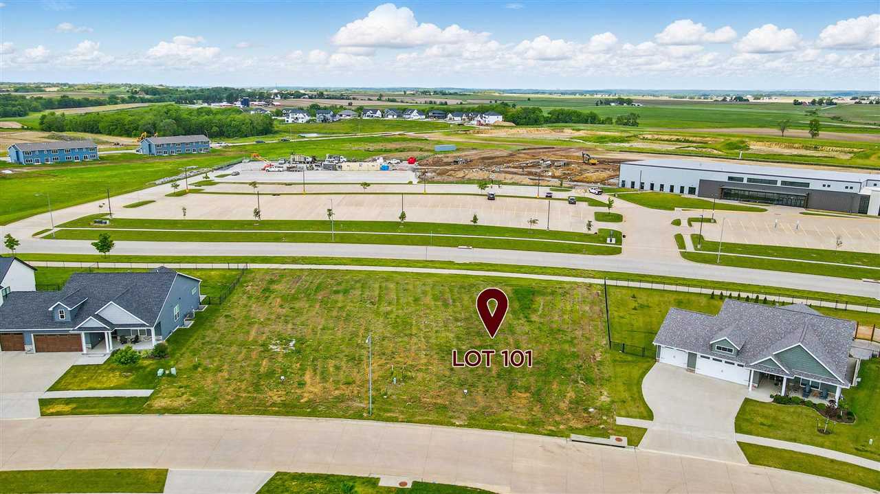 1817 Green Oak Court Tiffin IA 52340