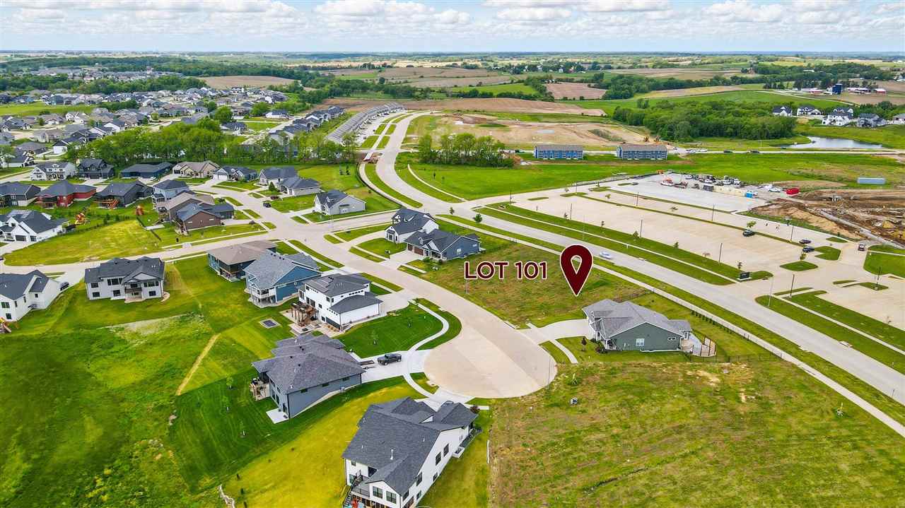 1817 Green Oak Court Tiffin IA 52340