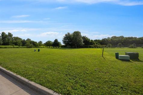 1464 Tamarack Trail Iowa City IA 52245