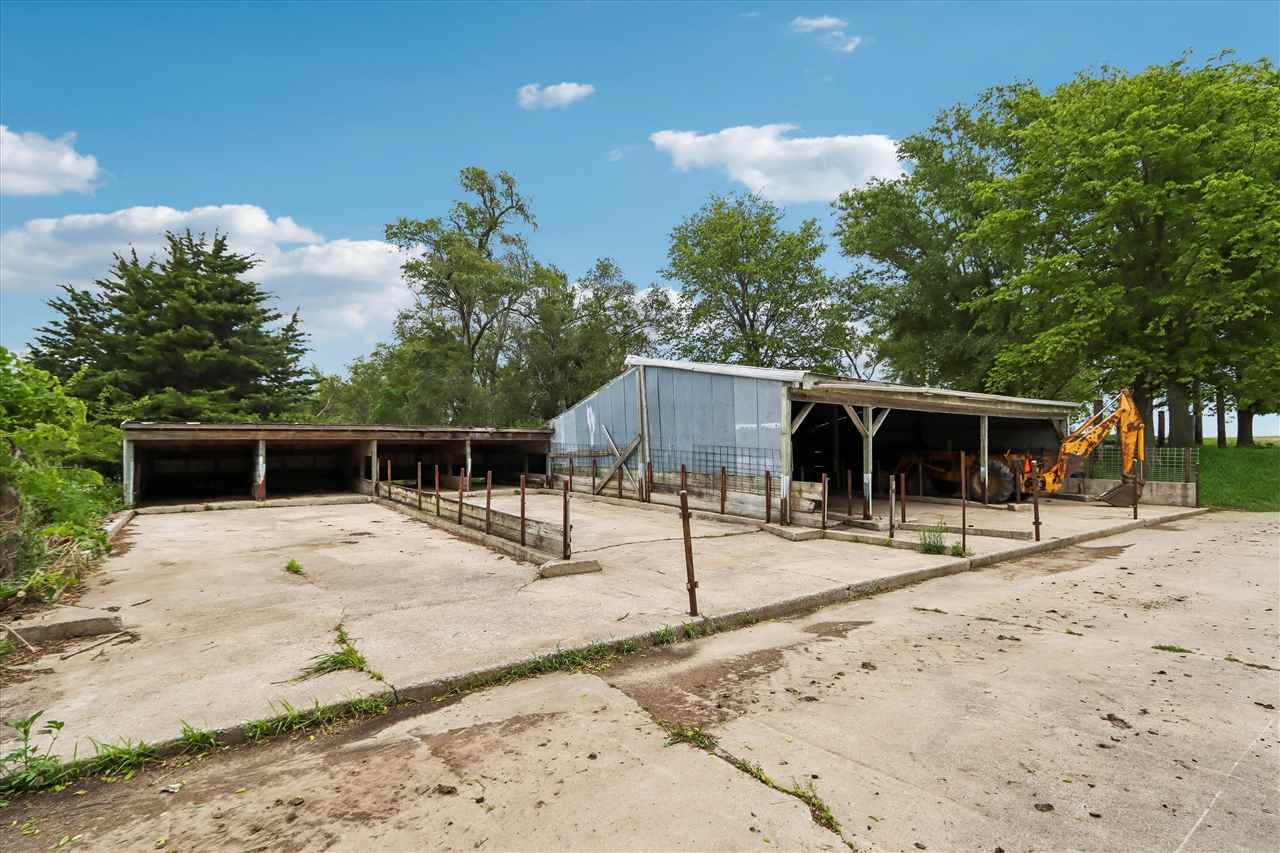 2221 S Avenue Williamsburg IA 52361