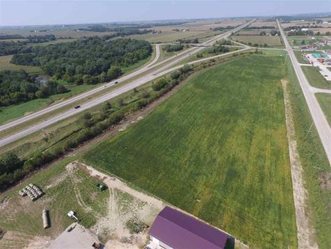 5211 Oak Crest Hill Road SE Hills IA 52235