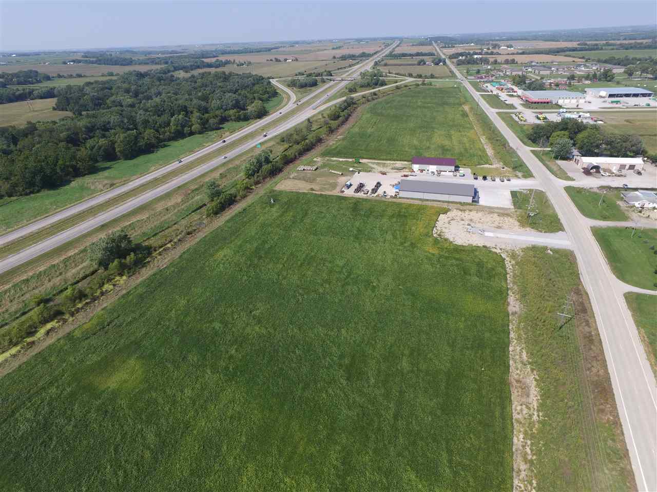 5211 Oak Crest Hill Road SE Hills IA 52235
