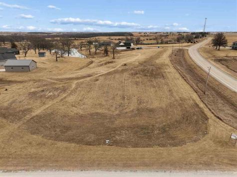 2825 W Court Parnell IA 52325