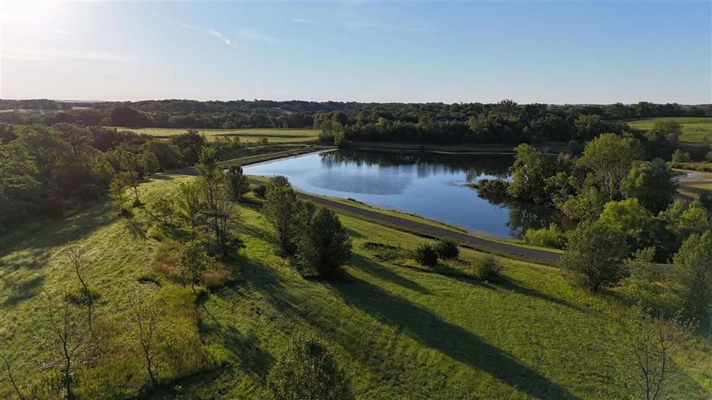4.8 Acres Westwood Court Kalona IA 52247