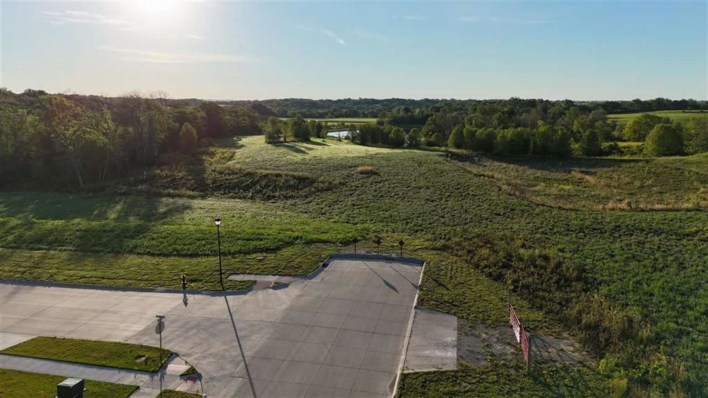 4.8 Acres Westwood Court Kalona IA 52247