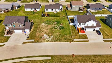 S 11th Ave / E Tyler Street Washington IA 52353