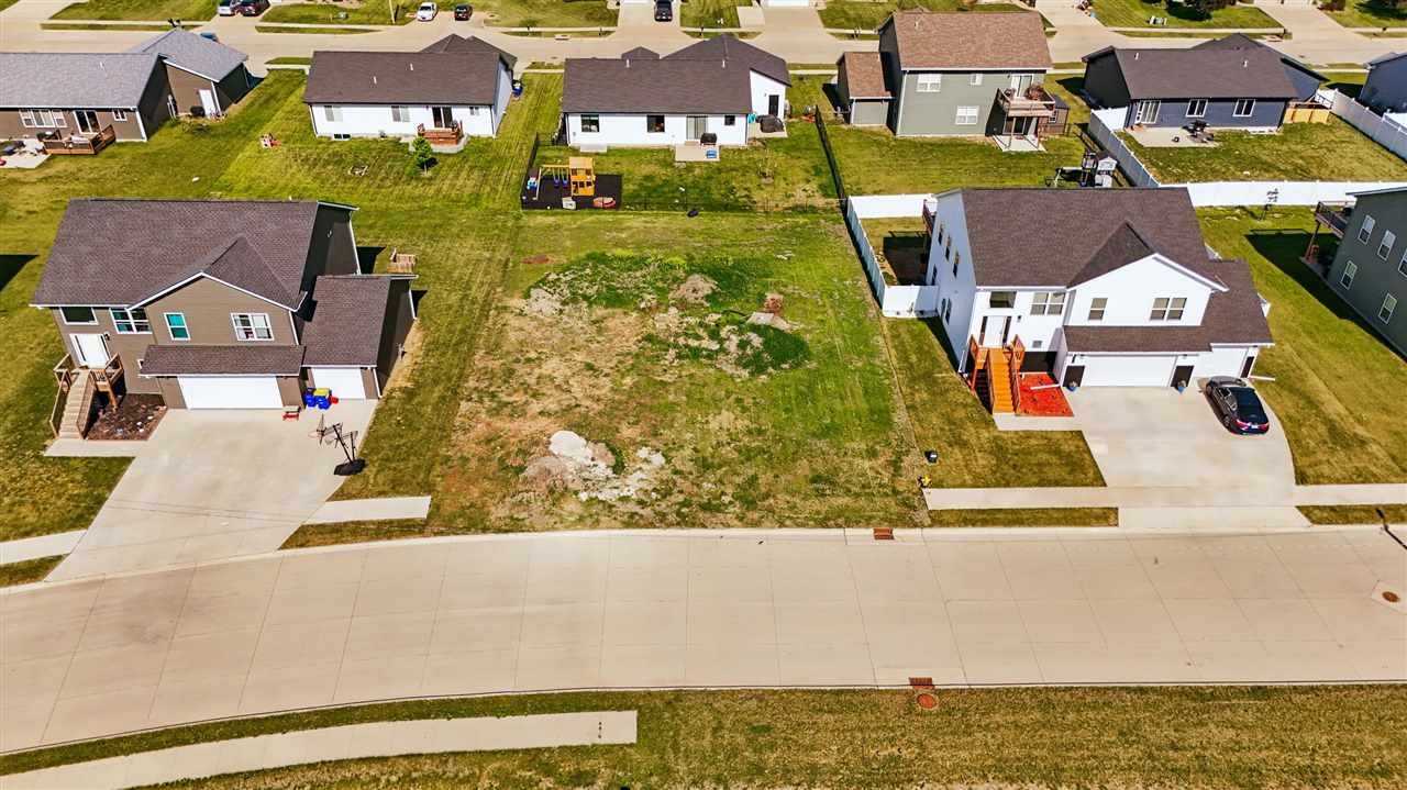 S 11th Ave / E Tyler Street Washington IA 52353