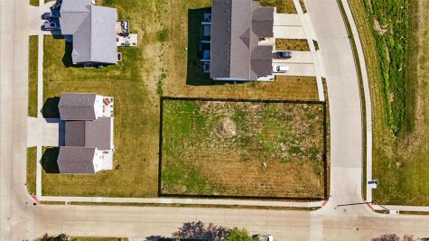 S 11th Ave / E Tyler Street Washington IA 52353
