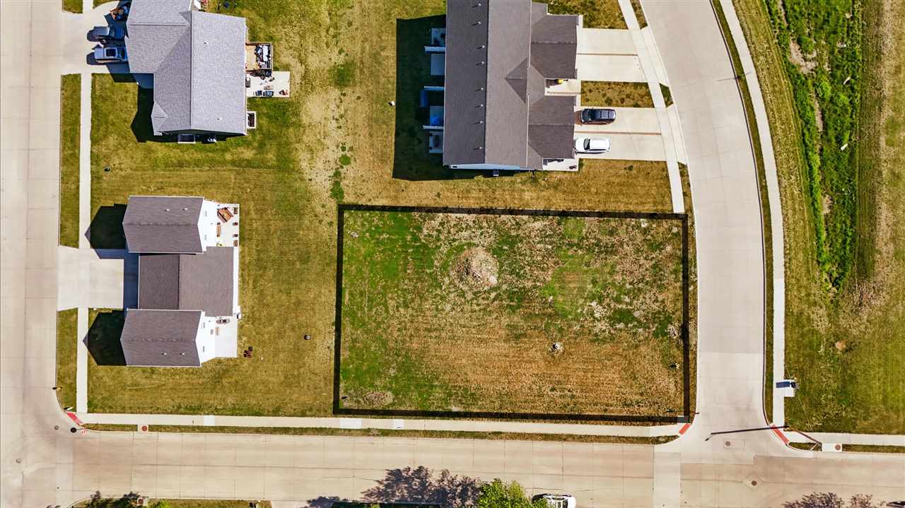 S 11th Ave / E Tyler Street Washington IA 52353