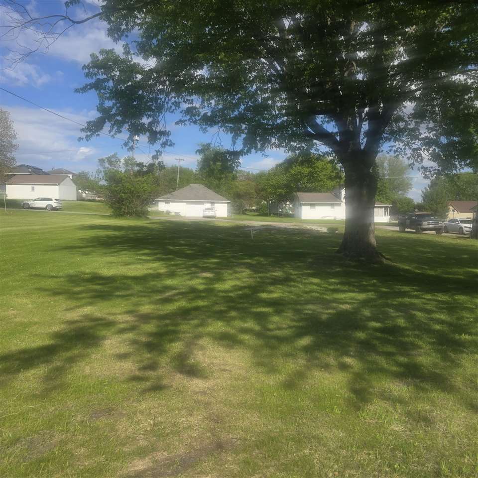 111 N High Avenue Oxford IA 52322