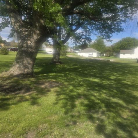 111 N High Avenue Oxford IA 52322