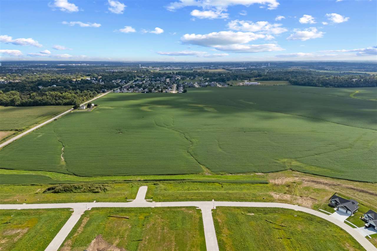 8.98 Acres M/l N Center Point Road Robins IA 52328