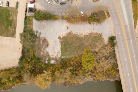21 W Benton Street Iowa City IA 52246