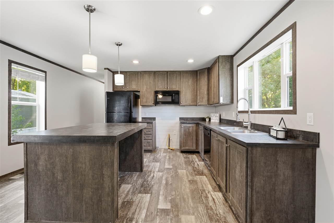3701 2nd St Lot B04 Coralville IA 52241