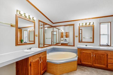 1668 Apache Drive Marion IA 52302