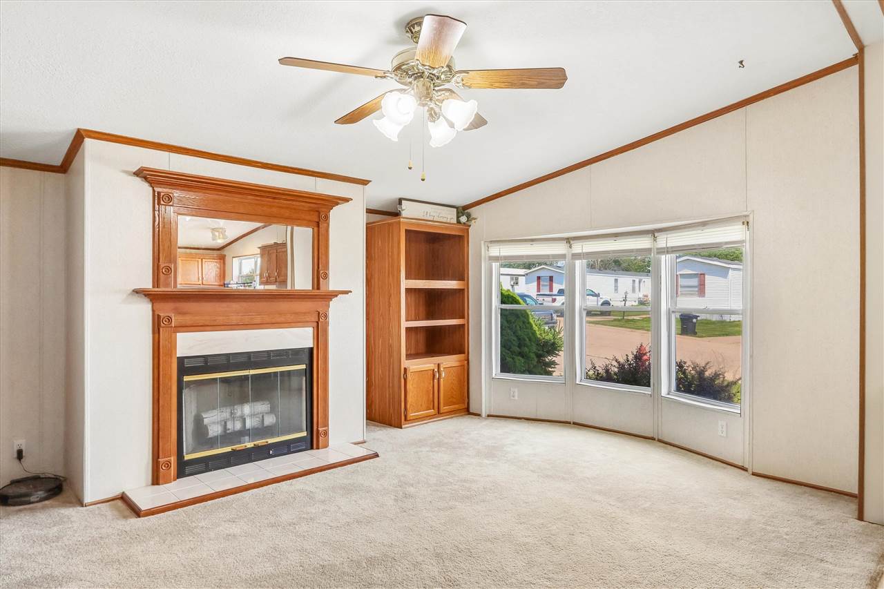1668 Apache Drive Marion IA 52302