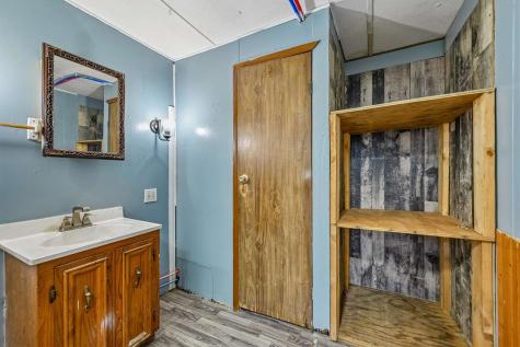 9710 York Street Anamosa IA 52205