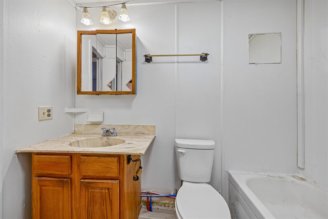 9710 York Street Anamosa IA 52205