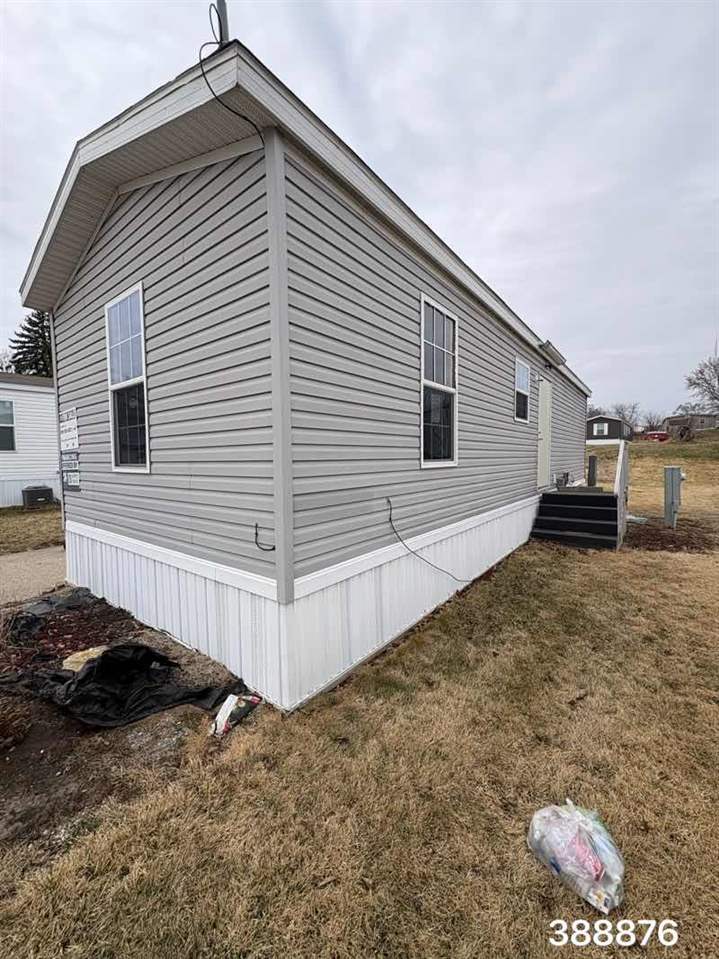 3451 Bristol Road Waterloo IA 50701