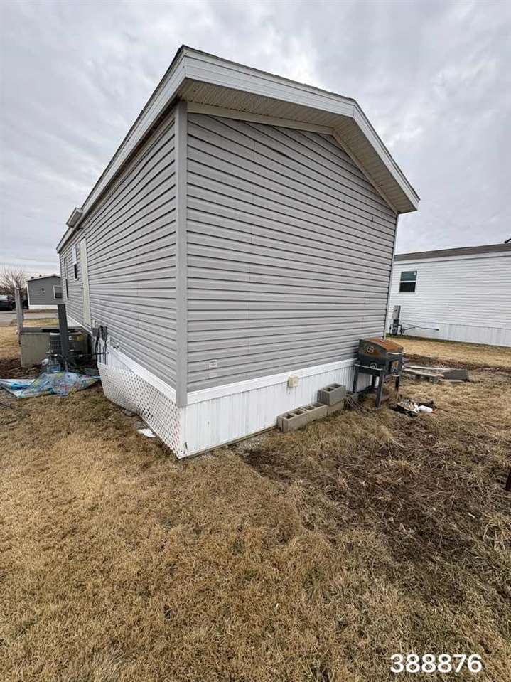 3451 Bristol Road Waterloo IA 50701