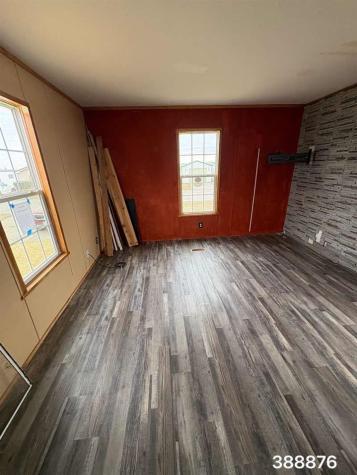 3451 Bristol Road Waterloo IA 50701