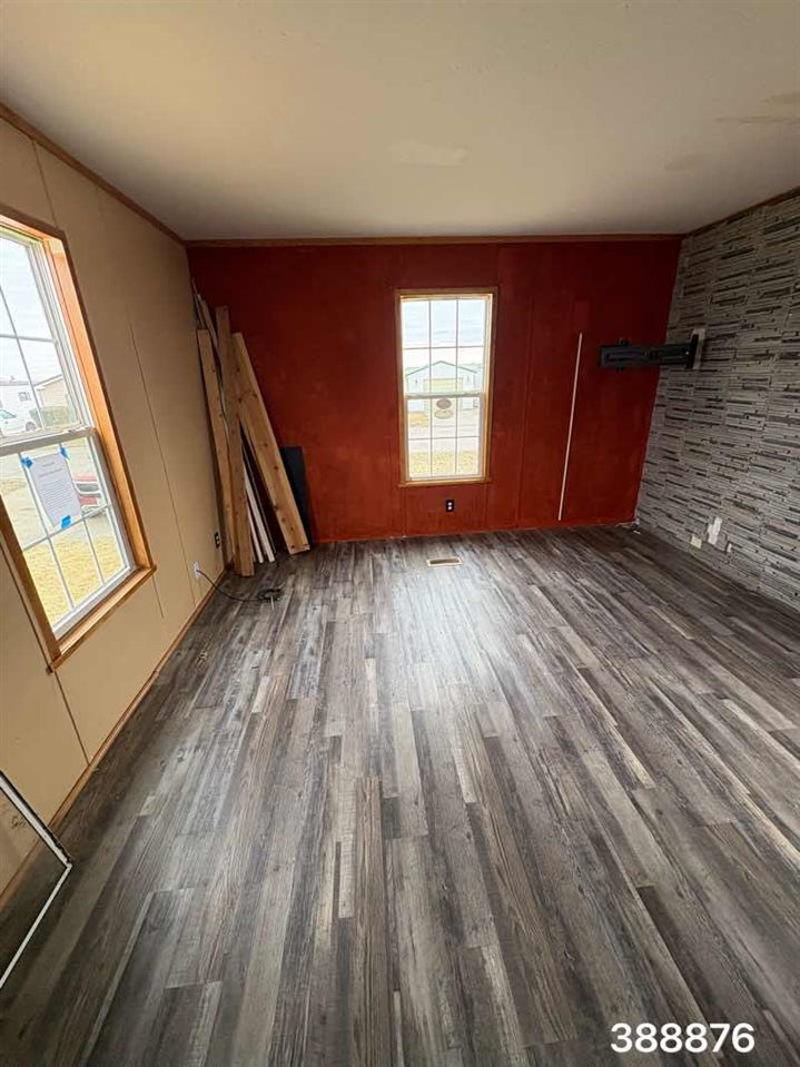 3451 Bristol Road Waterloo IA 50701