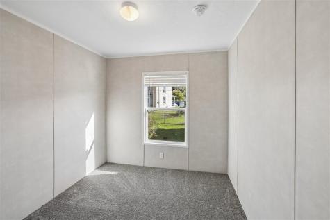 44 Gas Lantern Square Muscatine IA 52761