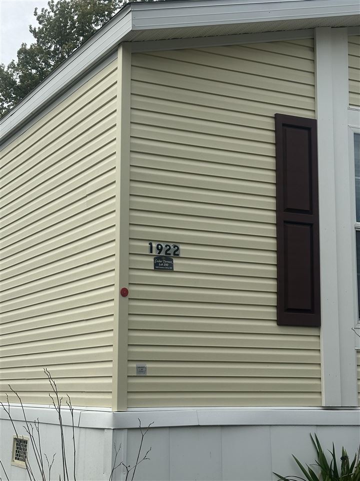 1922 SW Eastern Drive Cedar Rapids IA 52404-0000