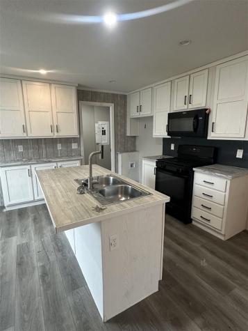 1922 SW Eastern Drive Cedar Rapids IA 52404-0000