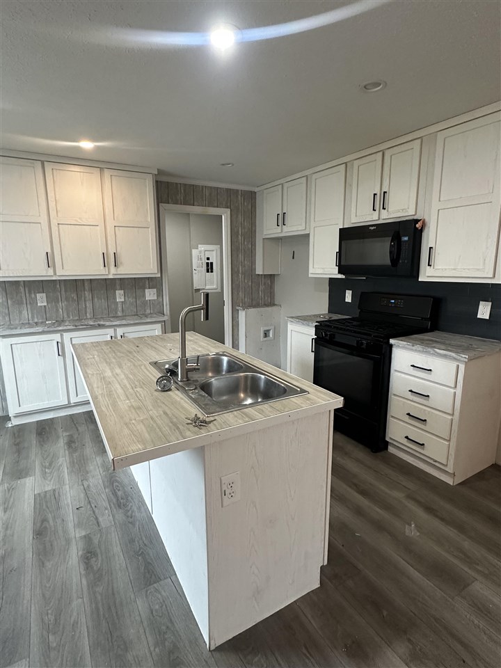 1922 SW Eastern Drive Cedar Rapids IA 52404-0000