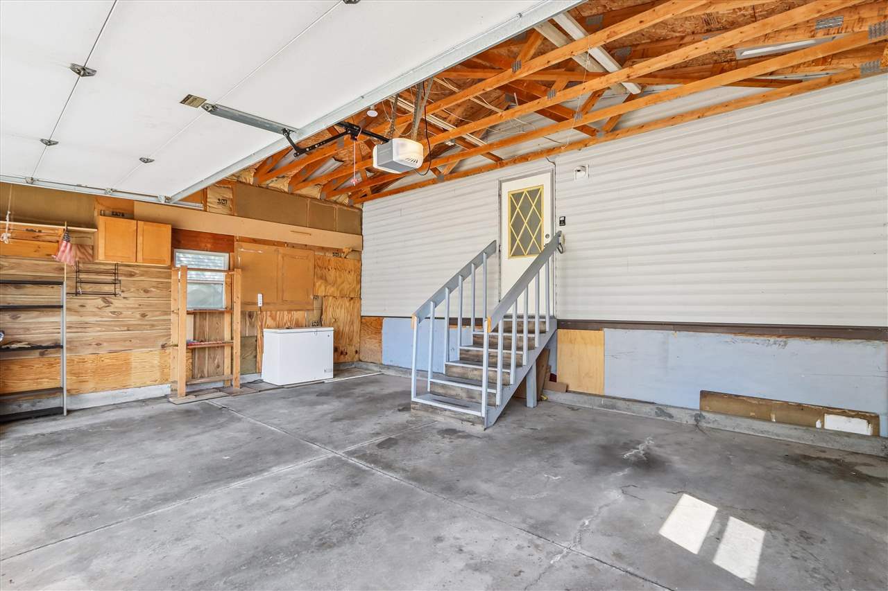 24 Erobi Lane Iowa City IA 52240
