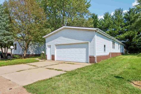 24 Erobi Lane Iowa City IA 52240