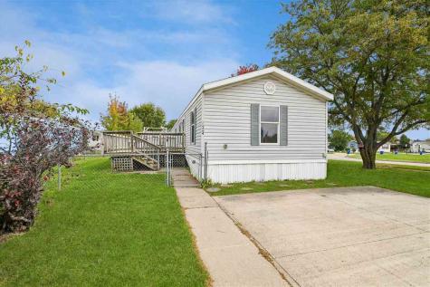 43 Golfview Court #4 North Liberty IA 52317