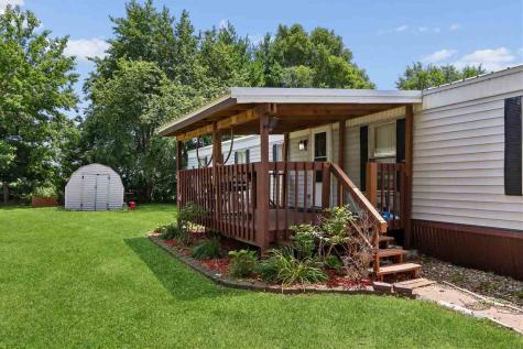 10 Erobi Lane Iowa City IA 52240