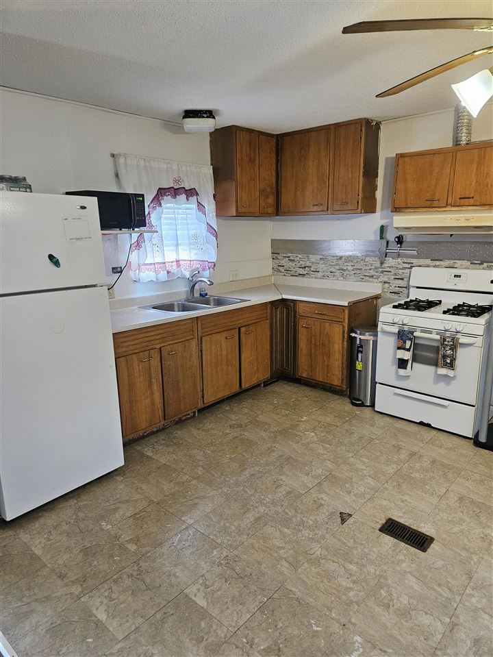 2100 Scott Boulevard Lot 89 Iowa City IA 52240