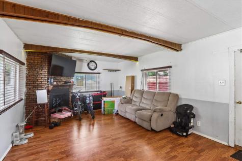 2100 Scott Blvd Trlr 89 Iowa City IA 52240