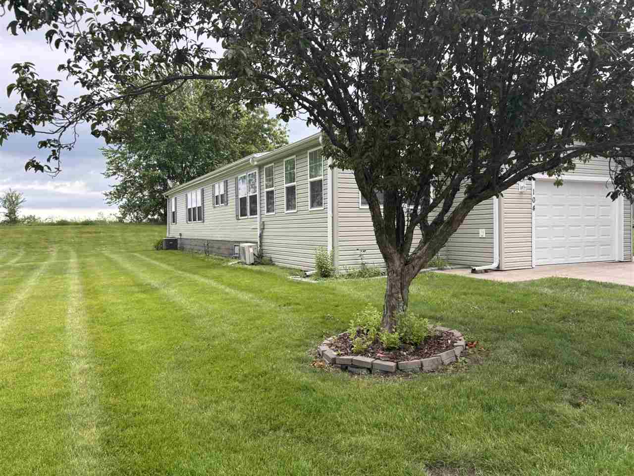 104 N Park Drive Lone Tree IA 52755