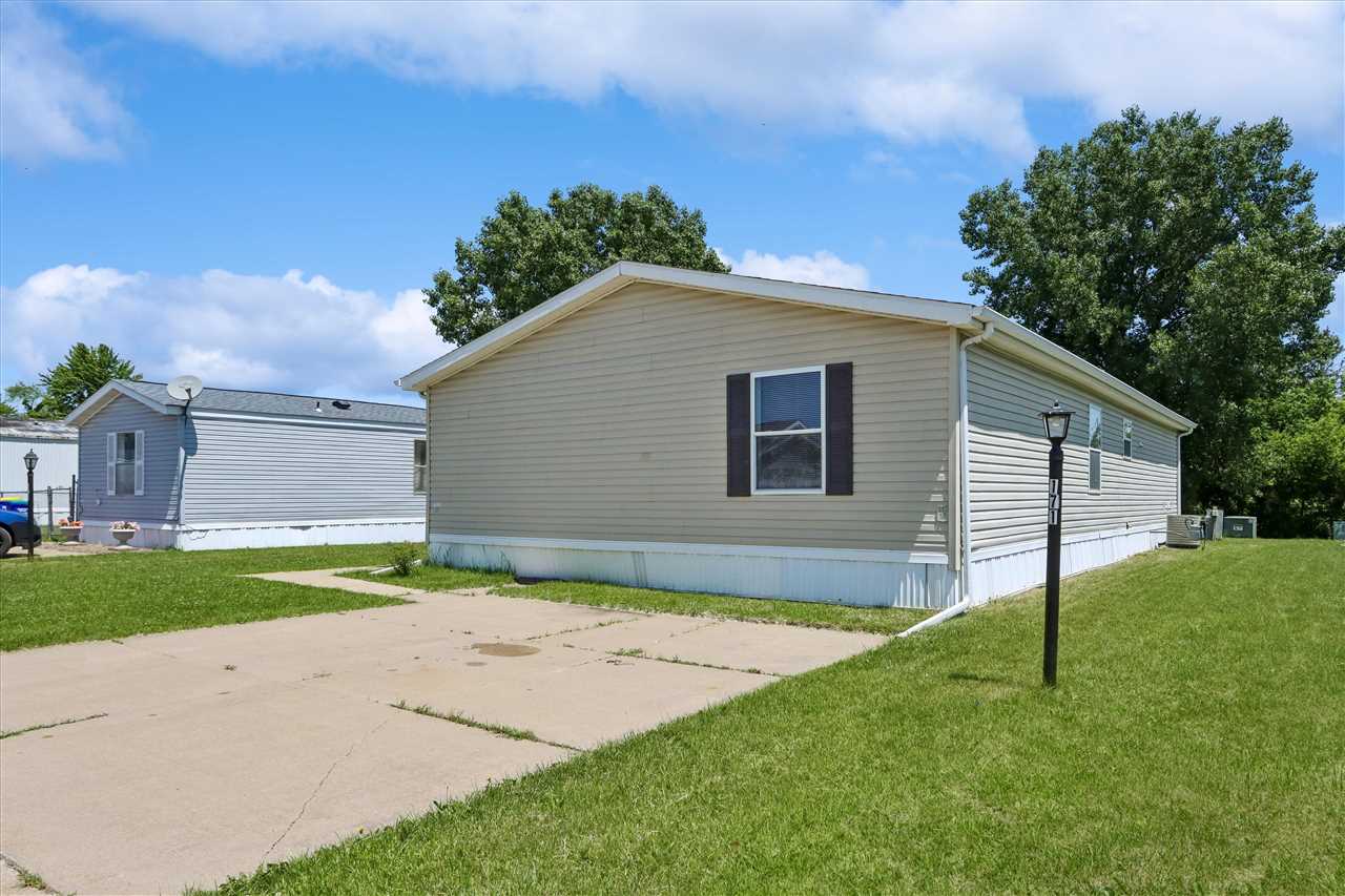 171 Golfview Court North Liberty IA 52317