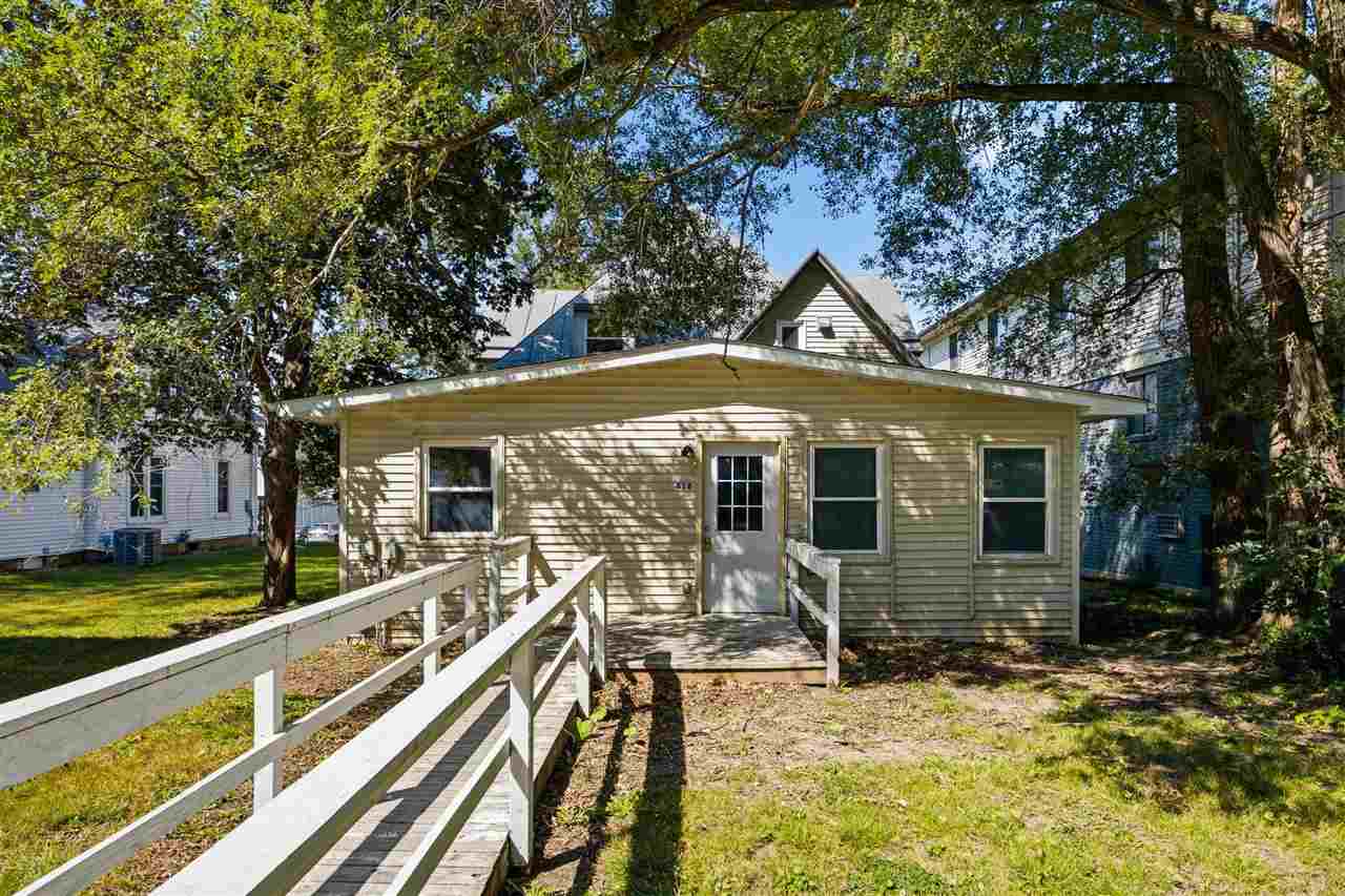 416 S Dodge Street Iowa City IA 52240