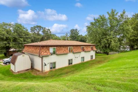 422 N 1st Street West Branch IA 52358