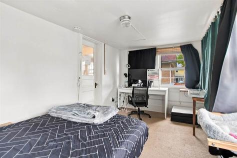 624 N Linn Street Iowa City IA 52245