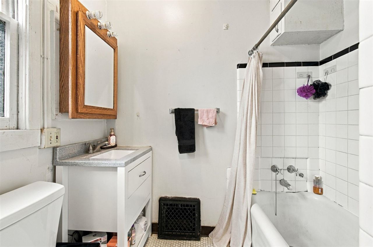 624 N Linn Street Iowa City IA 52245