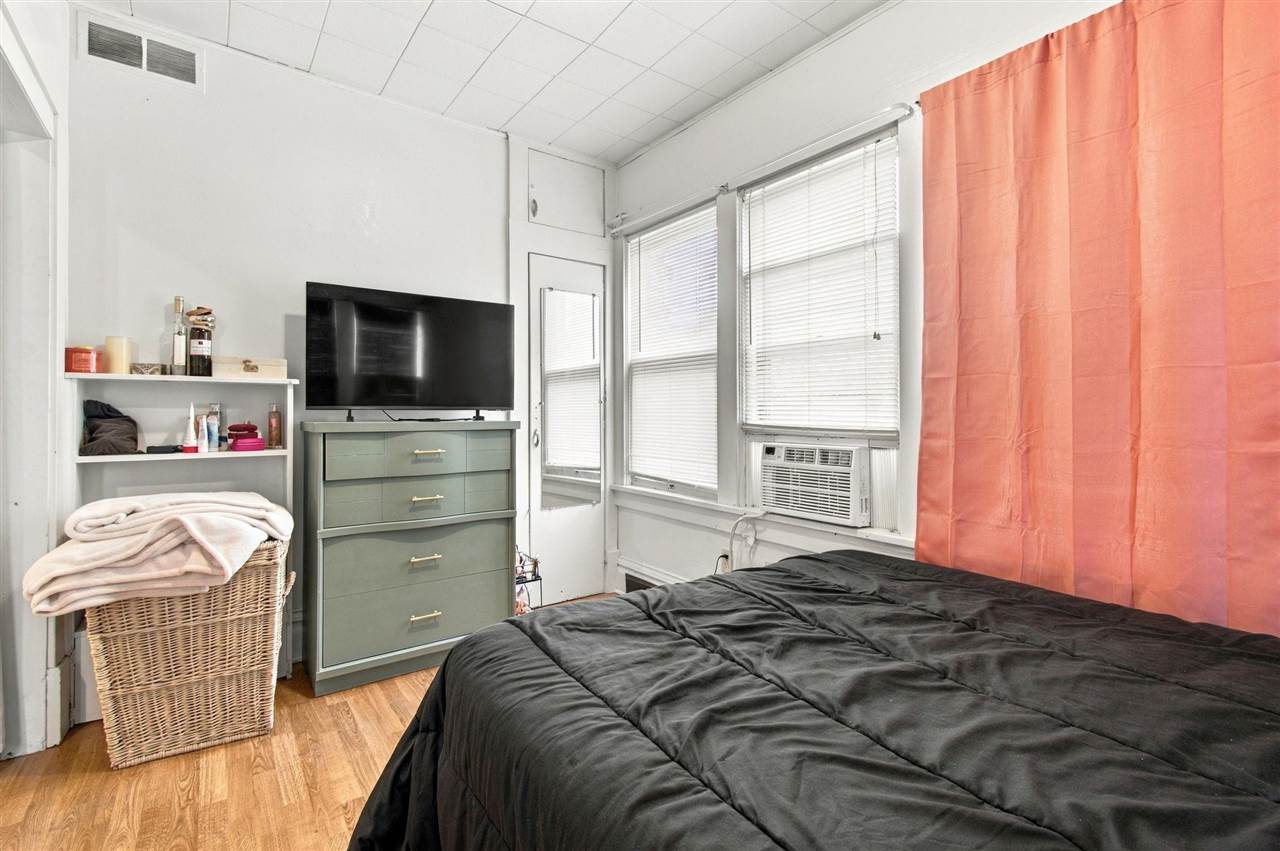 624 N Linn Street Iowa City IA 52245