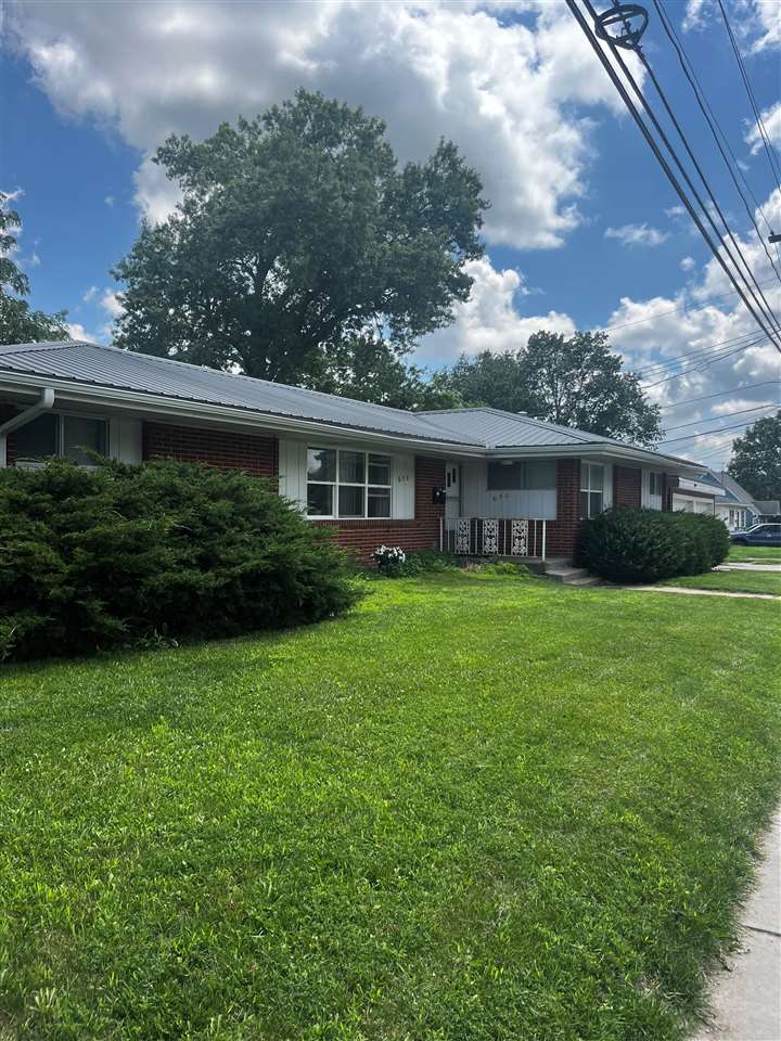 628/630 Sunset Street Iowa City IA 52246