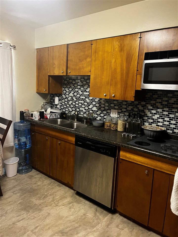 628/630 Sunset Street Iowa City IA 52246
