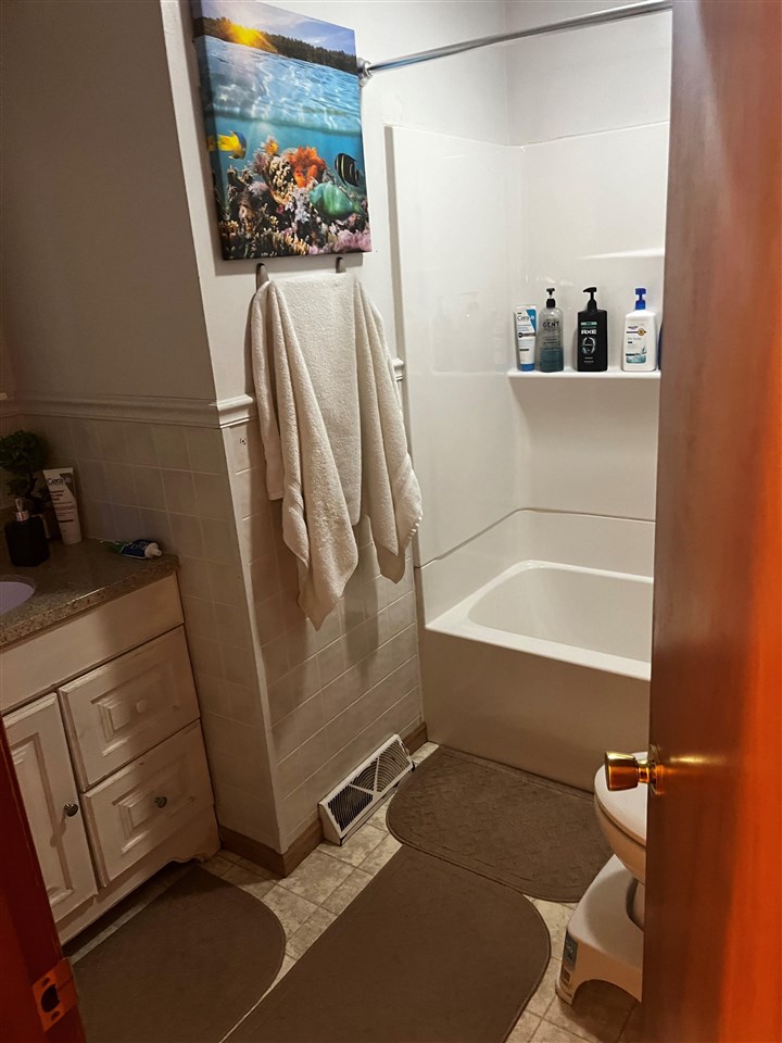628/630 Sunset Street Iowa City IA 52246