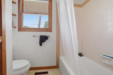 327 Ash Street Columbus Junction IA 52738