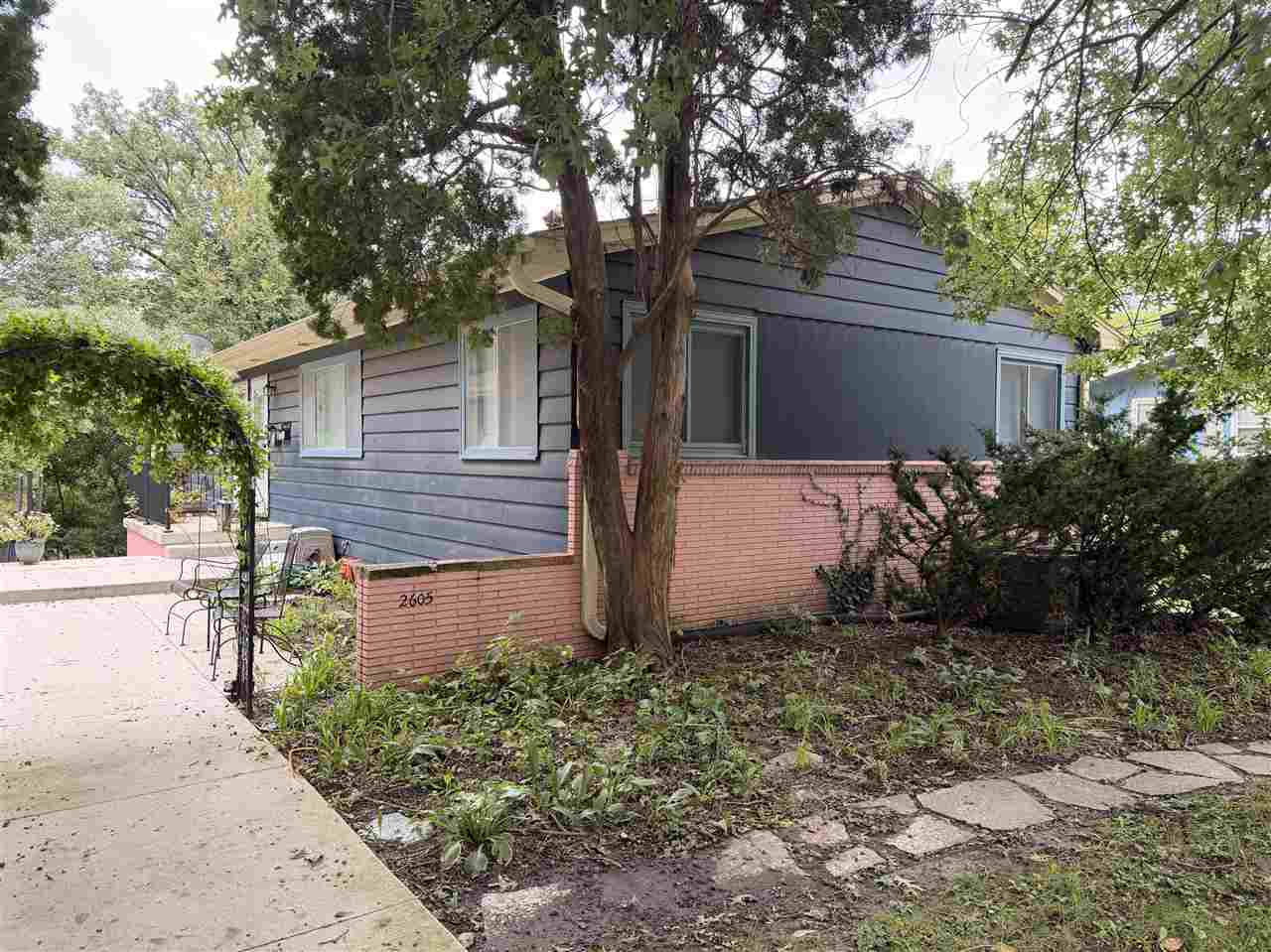 2605/2607 E Court Street Iowa City IA 52245