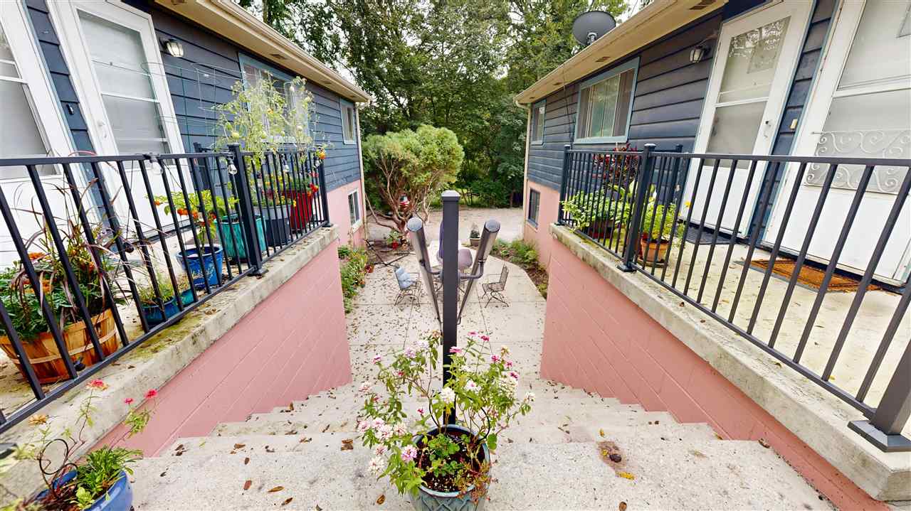 2605/2607 E Court Street Iowa City IA 52245