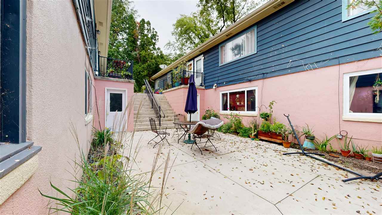 2605/2607 E Court Street Iowa City IA 52245